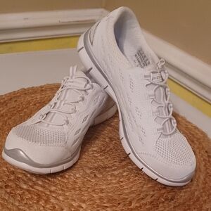 1 Pair Women's Sketchers Air-Cooled Memory Foam, Sz 8